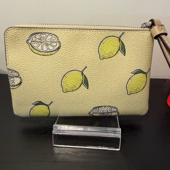 NWT Coach Lemon print Pattern Wristlet - Picture 5 of 11